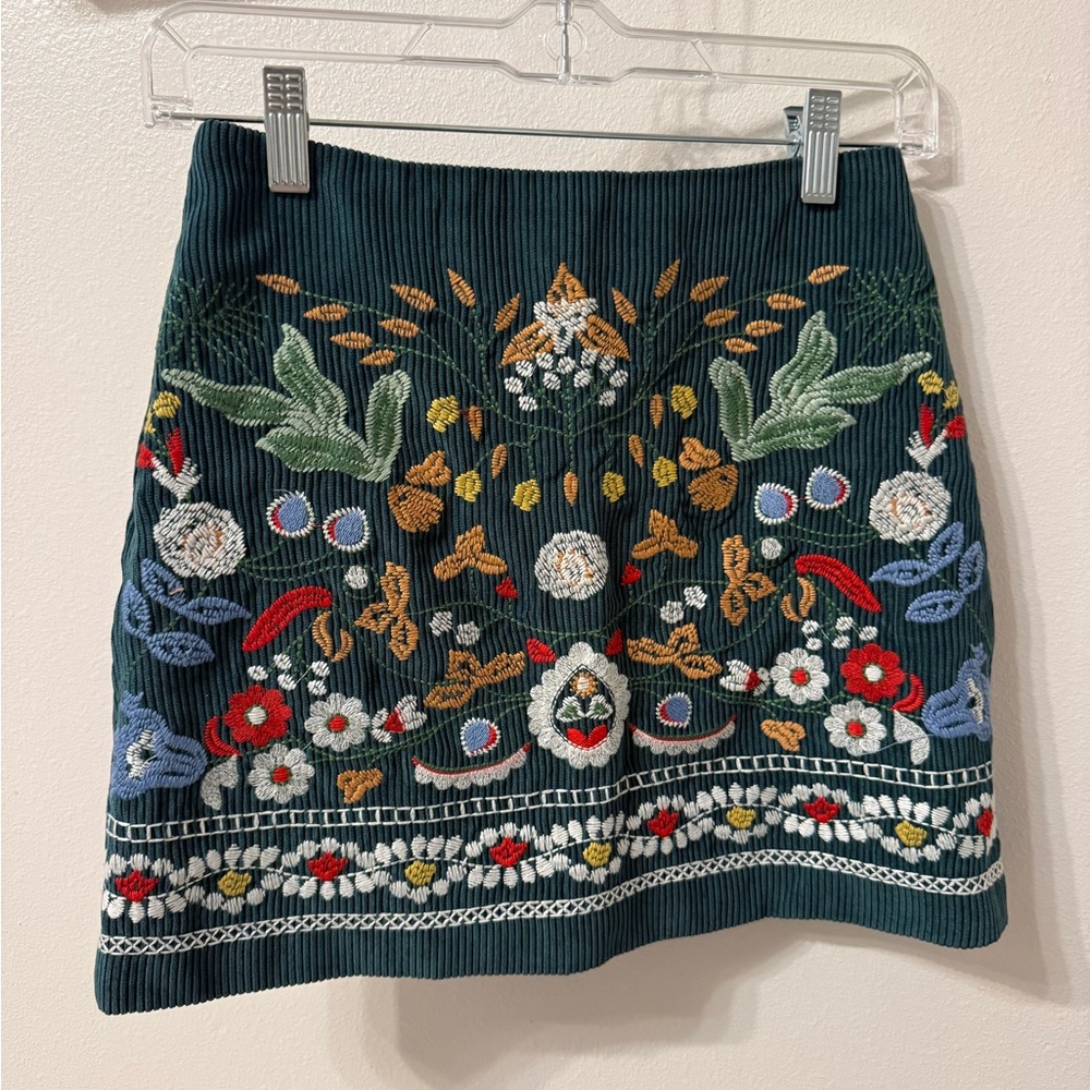 Floral Embroidered Mini Skirt - Green
